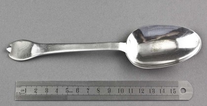William and Mary Silver Trefid Spoon - Dorothy Grant